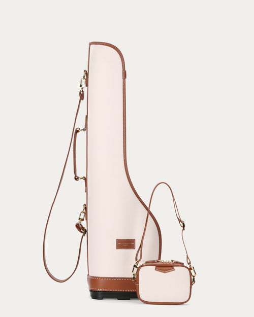 The front pocket of the Sunday Bag can be dettached and used as a separate handbag